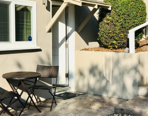 Listing photo 1 of 5