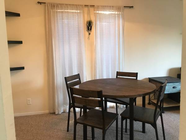 Listing photo 1 of 5