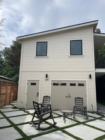 Listing photo 1 of 5