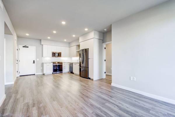 Listing photo 1 of 5