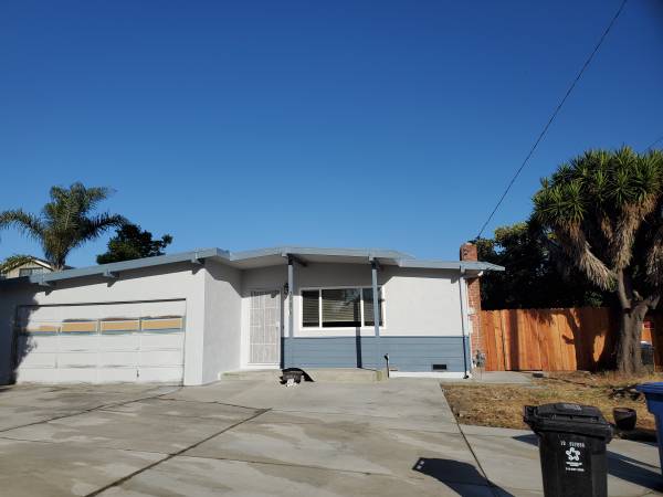 Listing photo 1 of 5