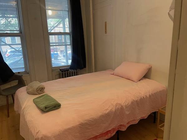 Listing photo 1 of 2