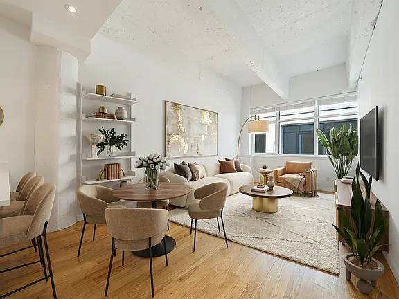 Listing photo 1 of 4