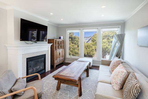 Listing photo 1 of 5