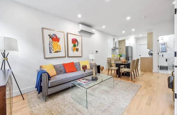 Listing photo 1 of 5