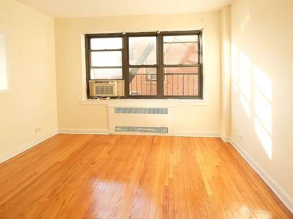 Listing photo 1 of 5