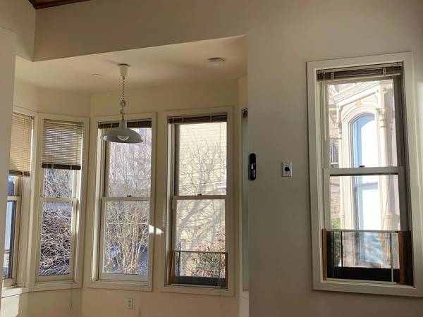 Listing photo 1 of 5