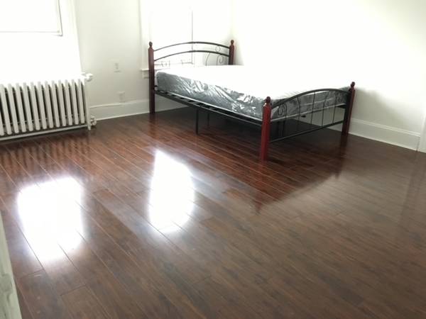 Listing photo 1 of 5