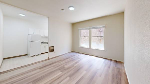 Listing photo 1 of 5