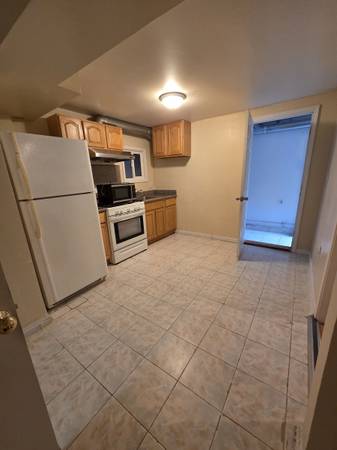 Listing photo 1 of 5