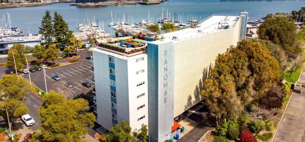 Listing photo 1 of 5