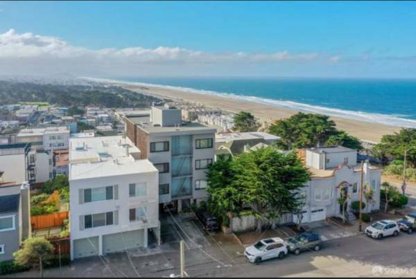 Listing photo 1 of 4