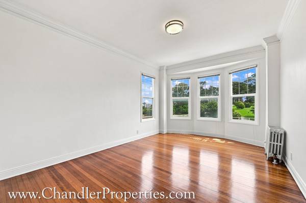 Listing photo 1 of 5
