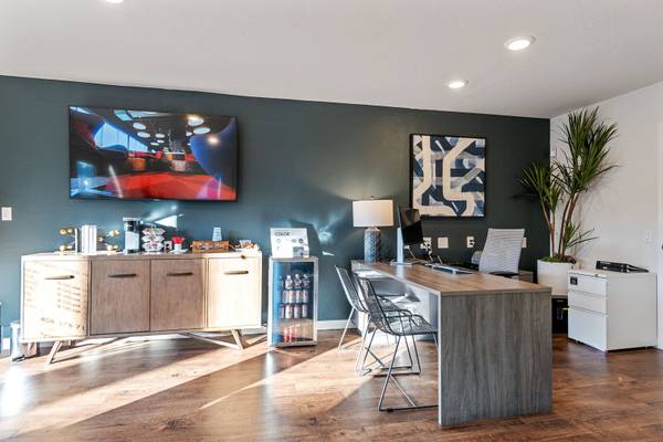 Listing photo 1 of 5