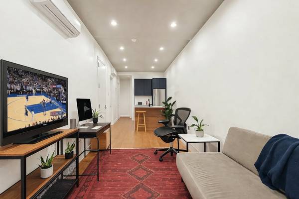 Listing photo 1 of 5