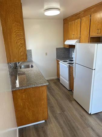 Listing photo 1 of 5