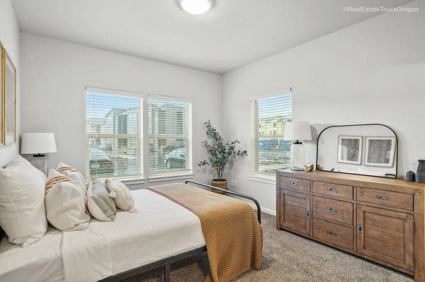 Listing photo 1 of 4