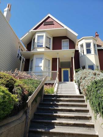 Listing photo 1 of 5