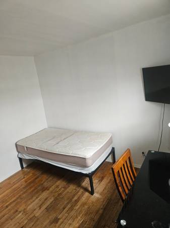 Listing photo 1 of 5