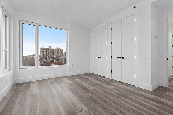 Listing photo 1 of 5