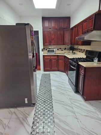 Listing photo 1 of 4