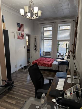 Listing photo 1 of 5