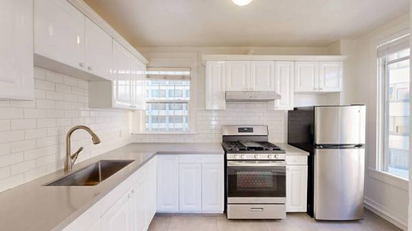 Listing photo 1 of 5