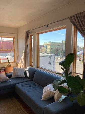 Listing photo 1 of 5
