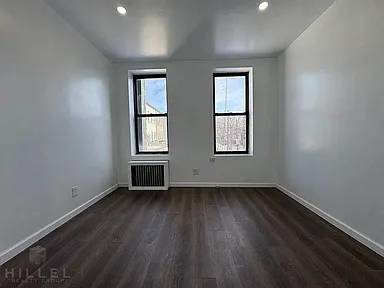 Listing photo 1 of 5