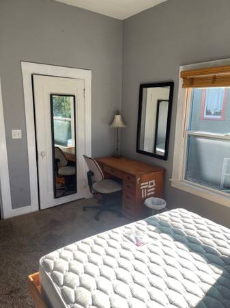 Listing photo 1 of 5