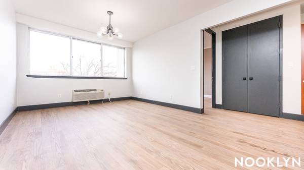 Listing photo 1 of 4