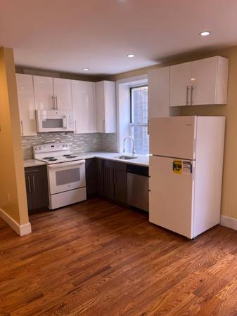 Listing photo 1 of 5