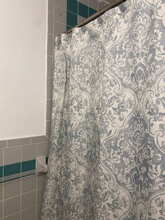 Listing photo 1 of 4