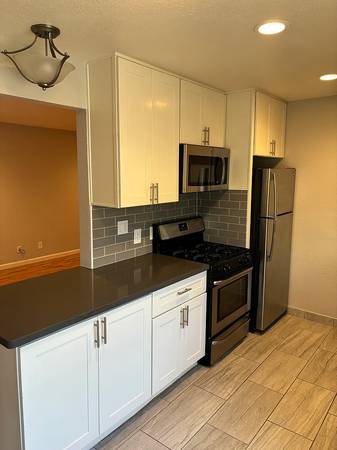 Listing photo 1 of 5