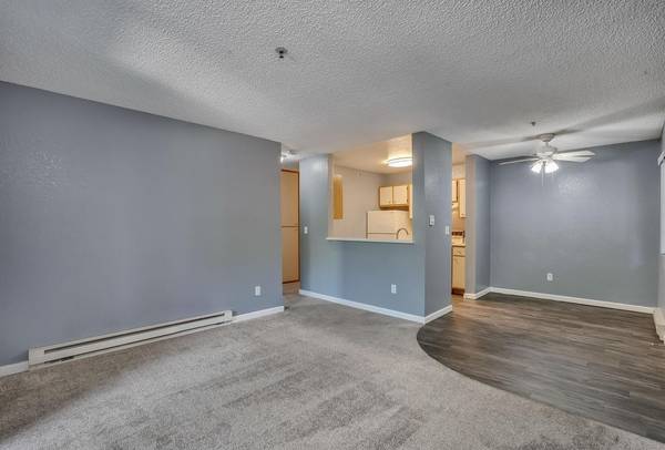 Listing photo 1 of 5