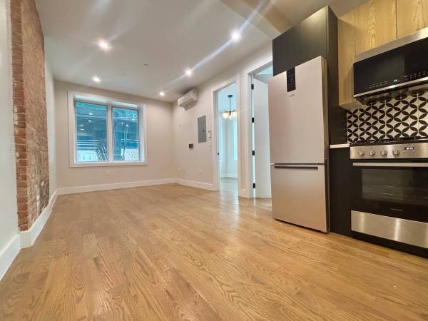 Listing photo 1 of 5