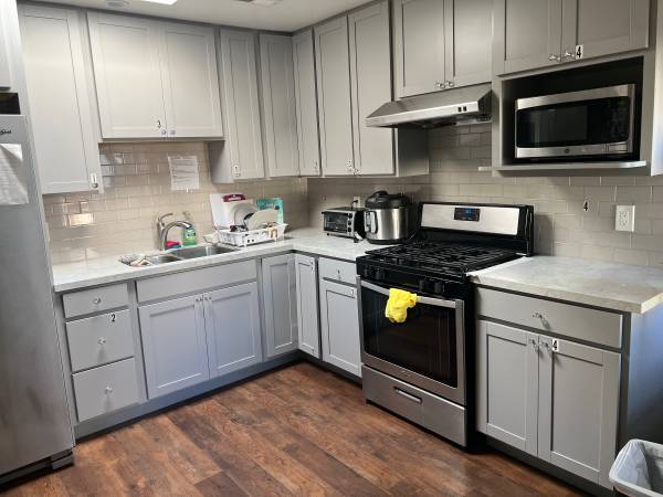 Listing photo 1 of 5