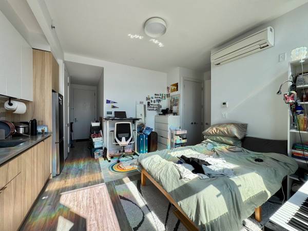 Listing photo 1 of 5