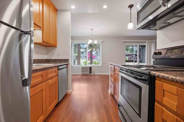 Listing photo 1 of 5