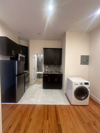 Listing photo 1 of 5