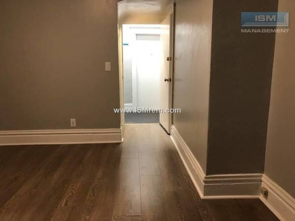 Listing photo 1 of 5