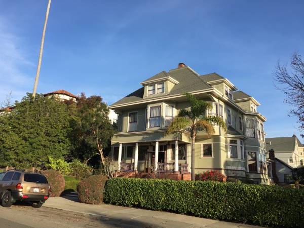 Listing photo 1 of 5