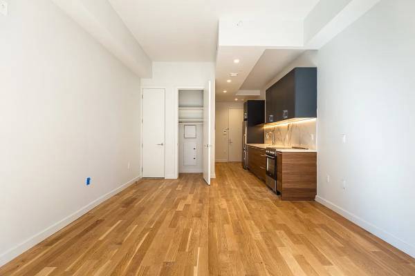 Listing photo 1 of 5