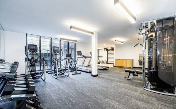 Listing photo 1 of 5