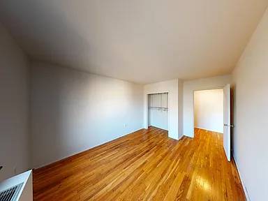 Listing photo 1 of 5