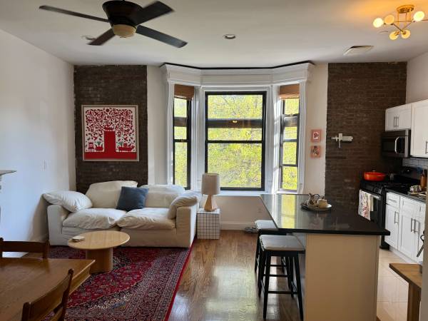 Listing photo 1 of 5