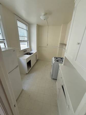 Listing photo 1 of 2