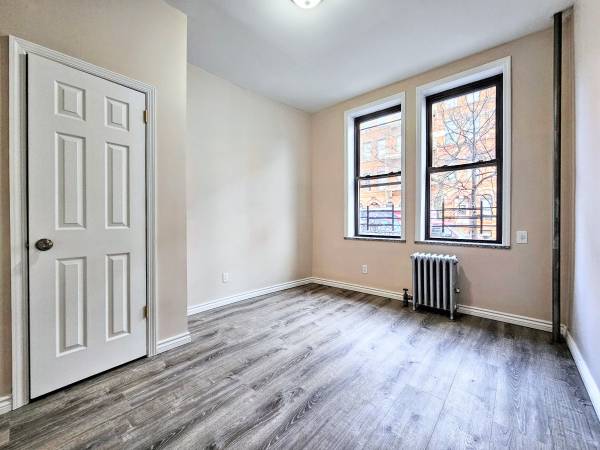 Listing photo 1 of 14