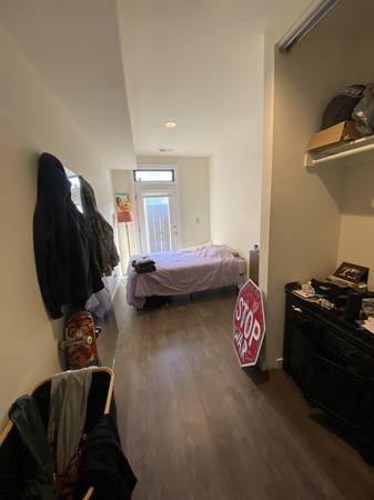 Listing photo 1 of 3