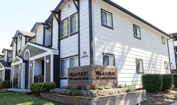 Listing photo 1 of 3